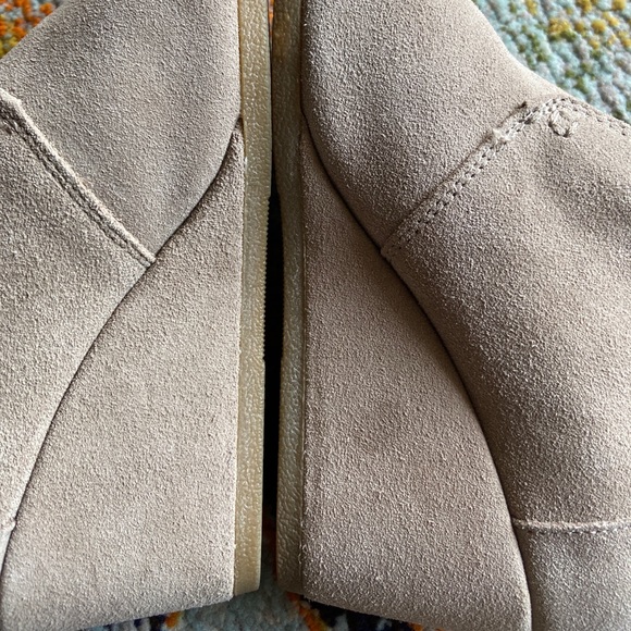 Tom’s desert bootie wedges! - Picture 4 of 8